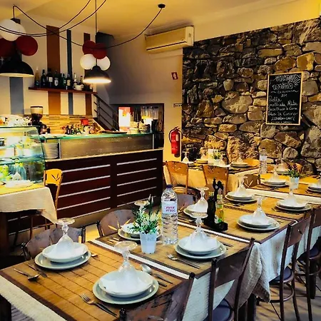 Abrigo Da Estrela Bed & Breakfast *